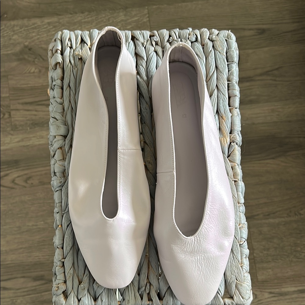 Women’s shoes size 42 lavender leather flat casual by ZARA.